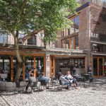 Guía para montar una cafetería de especialidad en 2026 por Kim Ossenblok y Sebastián Grau