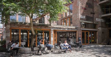 Guía para montar una cafetería de especialidad en 2026 por Kim Ossenblok y Sebastián Grau