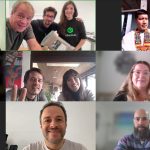 Grupo de catadores comparando percepciones durante una cata de café por Zoom.